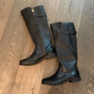 Tall leather w/ interior pockets